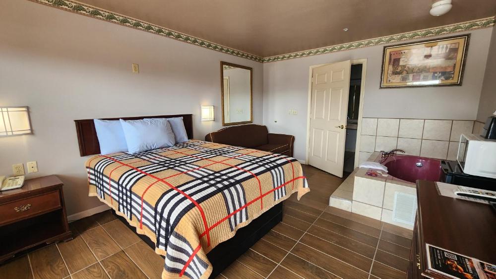 Benbrook Inn & Suites